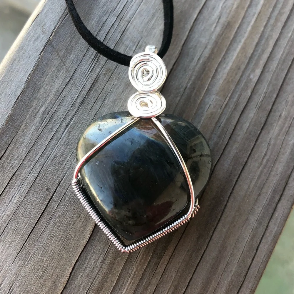Wire Wrapped Flash Labradorite Heart Pendant Necklace - Picture 3 of 12